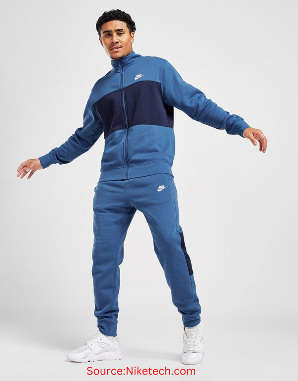 Nike essential fleece tracksuit set men’s medium