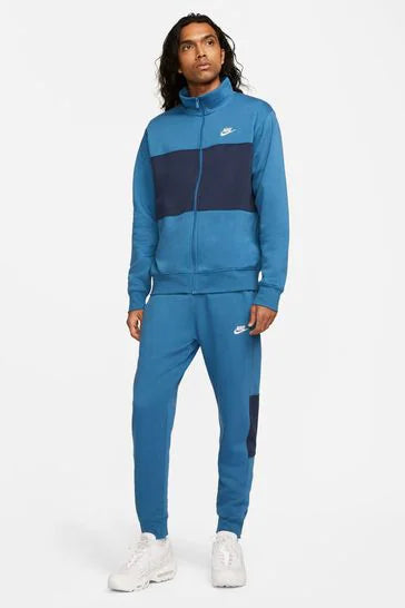 Nike essential fleece tracksuit set men’s medium