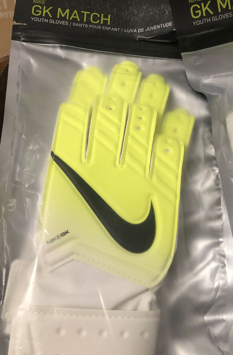 Nike Goalkeeper Gloves Youth Size 8