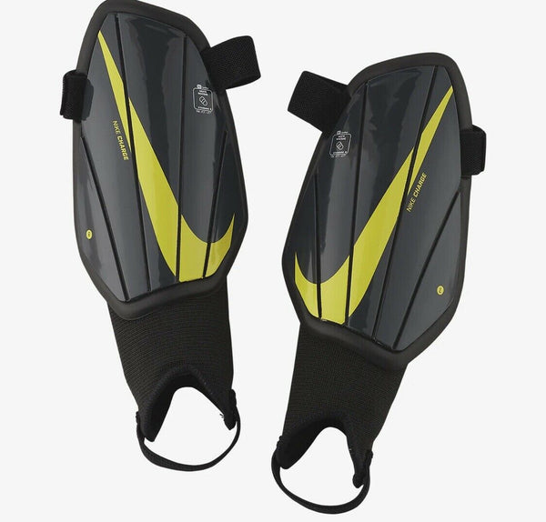 Nike Charge Football Shinguards Youth Large