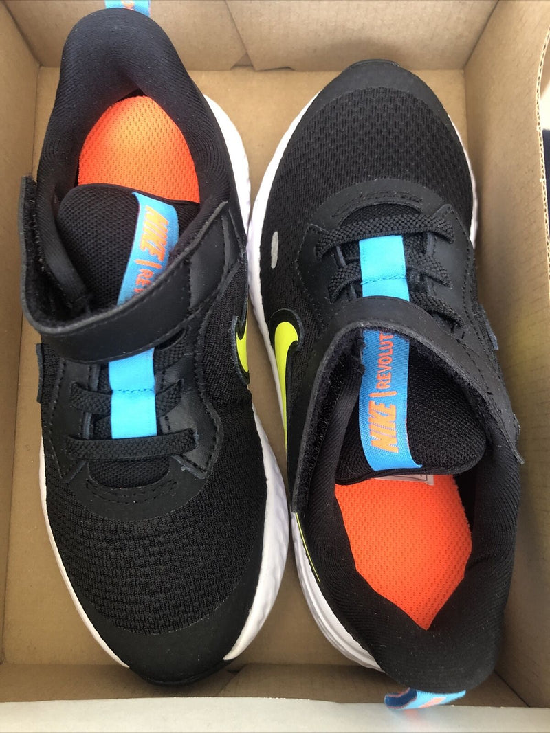 Nike Revolution 5 Kids Size 11.5