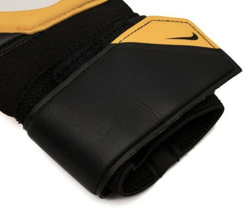 Nike GK Grip 3 Goalkeeper Gloves Size 7