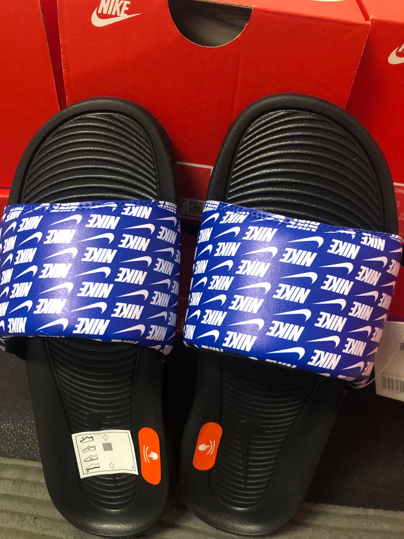 Nike Victori one print slide Size 6