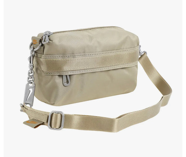 Nike Futura Luxe crossbody bag